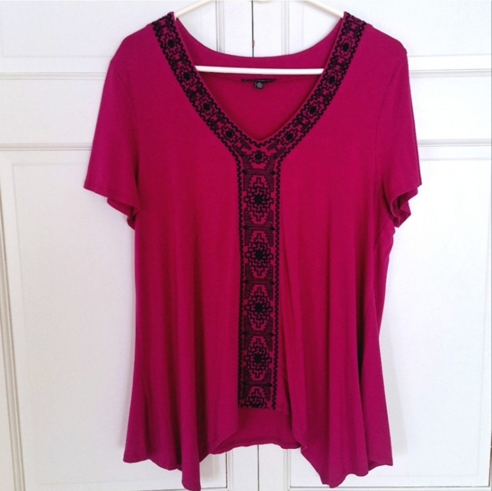 Adrianna Papell fuchsia short sleeve top